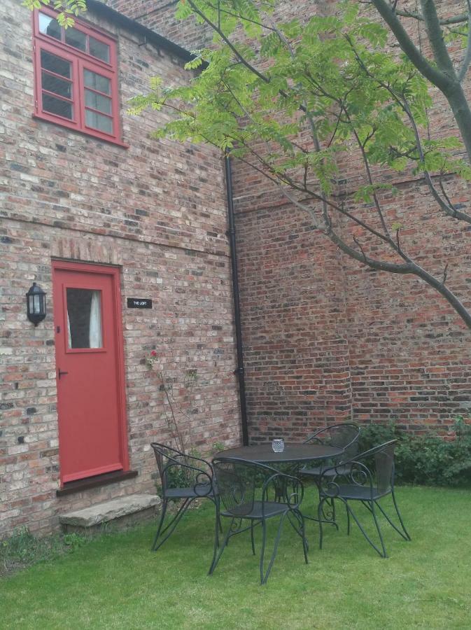 C Farmhouse Accommodation Alne Exterior photo
